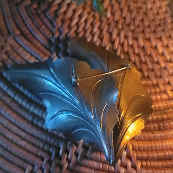 Vintage, double leaf broach - Picture 3 of 4
